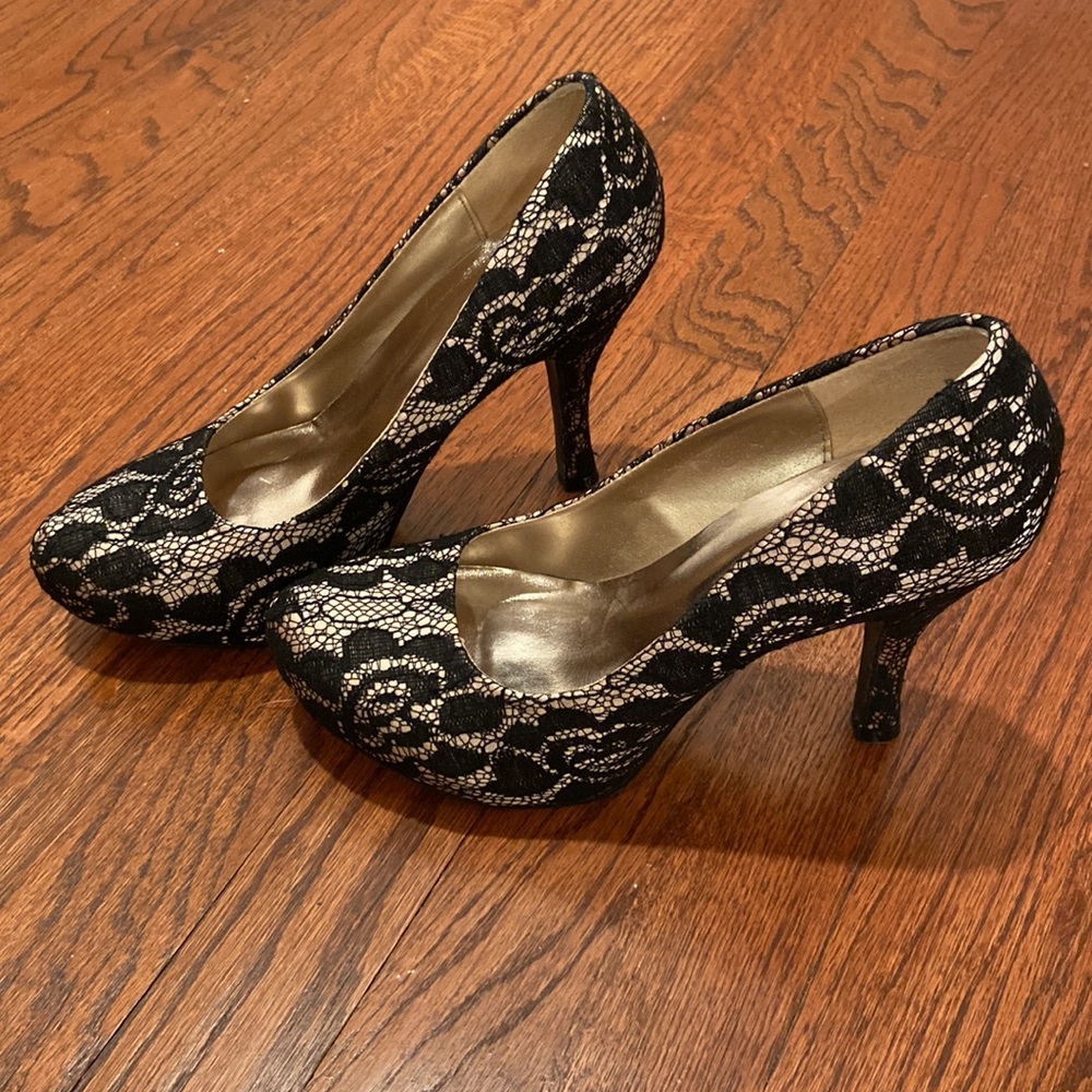 Qupid Black Lace High Heels Women Size 9